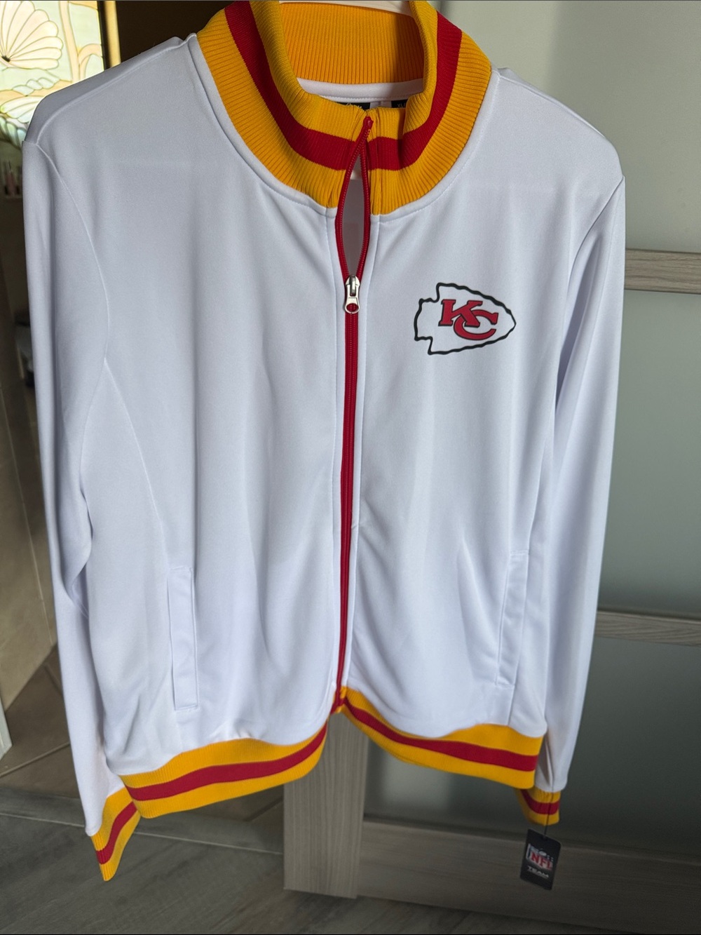 Kansas City Chiefs Women’sWhite Team Track Jacket